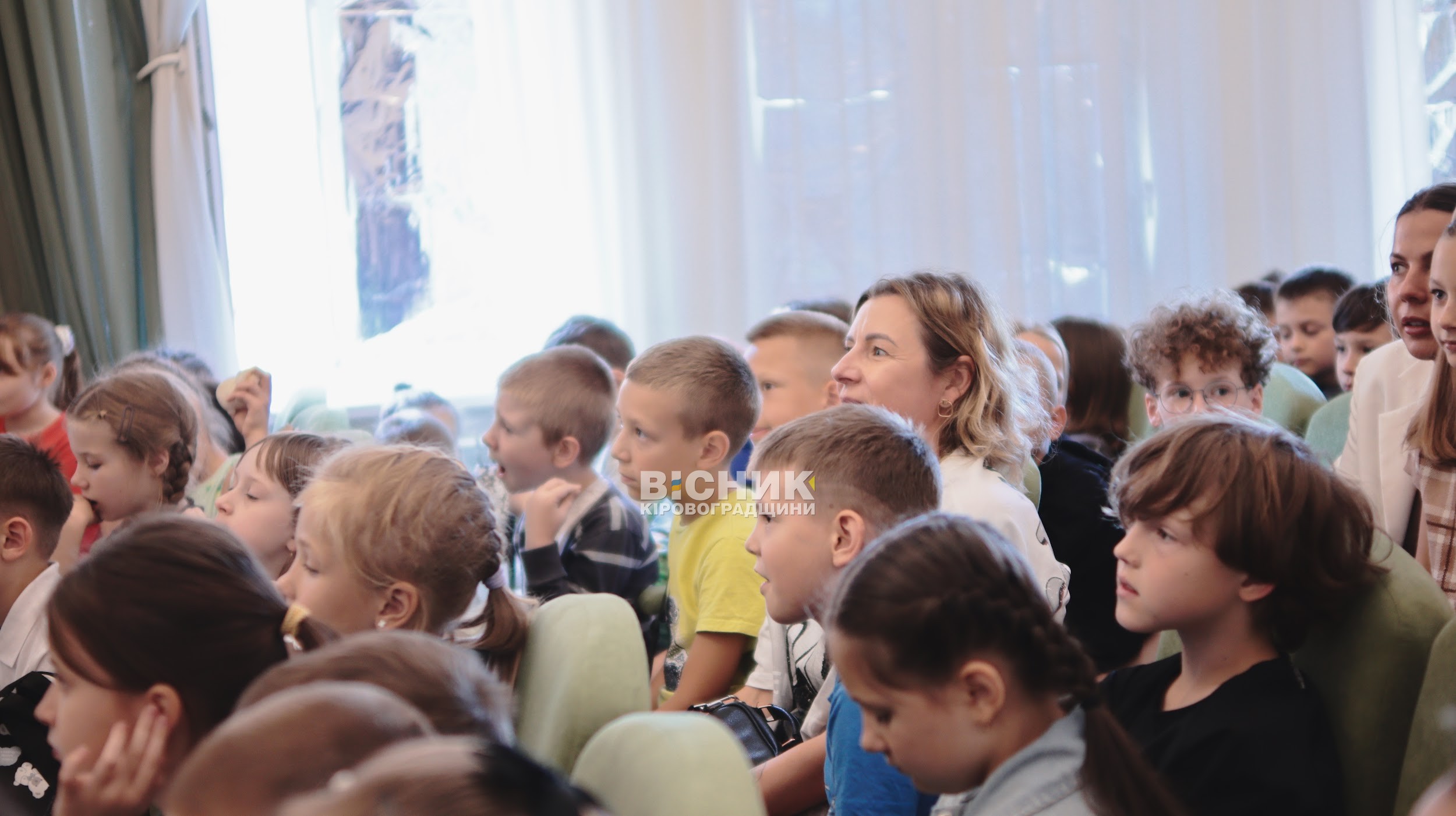 "Музичний калейдоскоп": наймолодші музиканти виступили на сцені Кропивницького