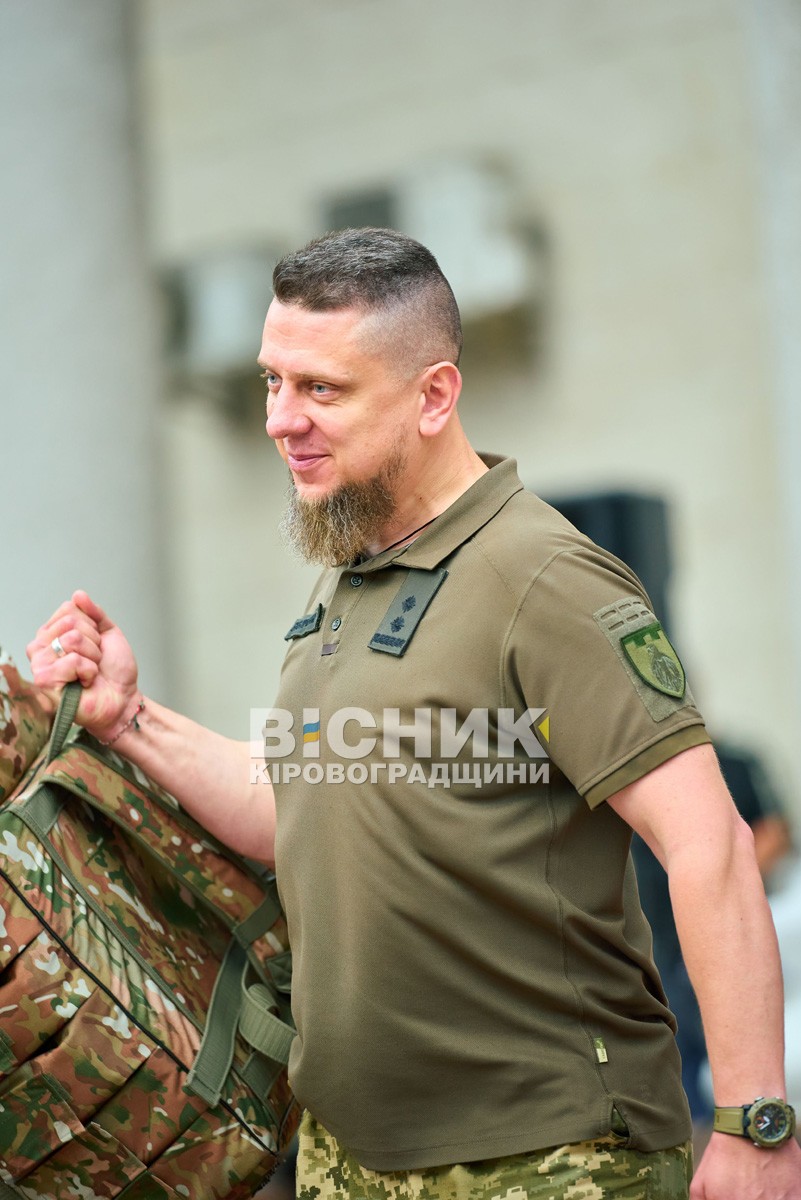 «Гордість Кропивницького»: 220 медалістів отримали відзнаки під оплески й настанови військових «Гордість Кропивницького»: 220 медалістів отримали відзнаки під оплески й настанови військових