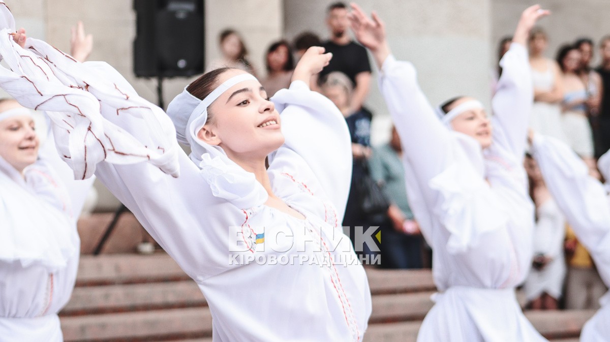 «Гордість Кропивницького»: 220 медалістів отримали відзнаки під оплески й настанови військових «Гордість Кропивницького»: 220 медалістів отримали відзнаки під оплески й настанови військових