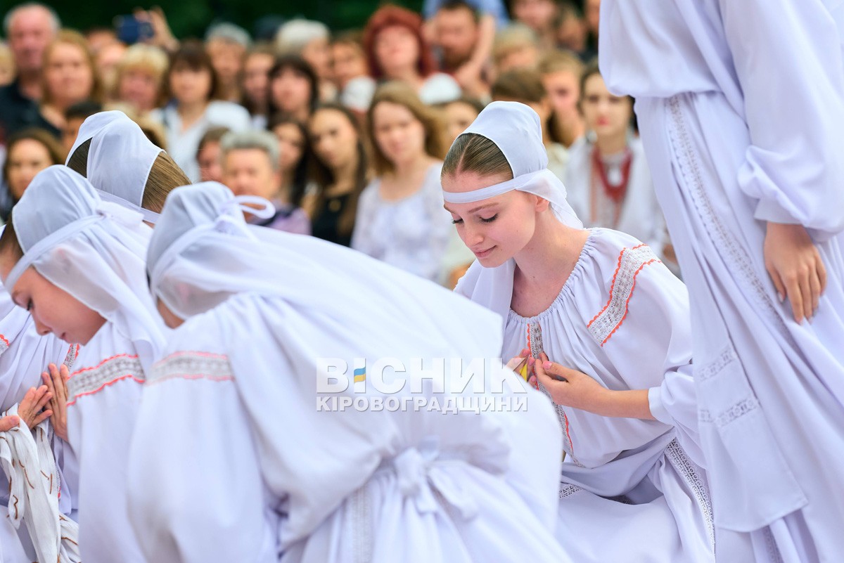 «Гордість Кропивницького»: 220 медалістів отримали відзнаки під оплески й настанови військових «Гордість Кропивницького»: 220 медалістів отримали відзнаки під оплески й настанови військових