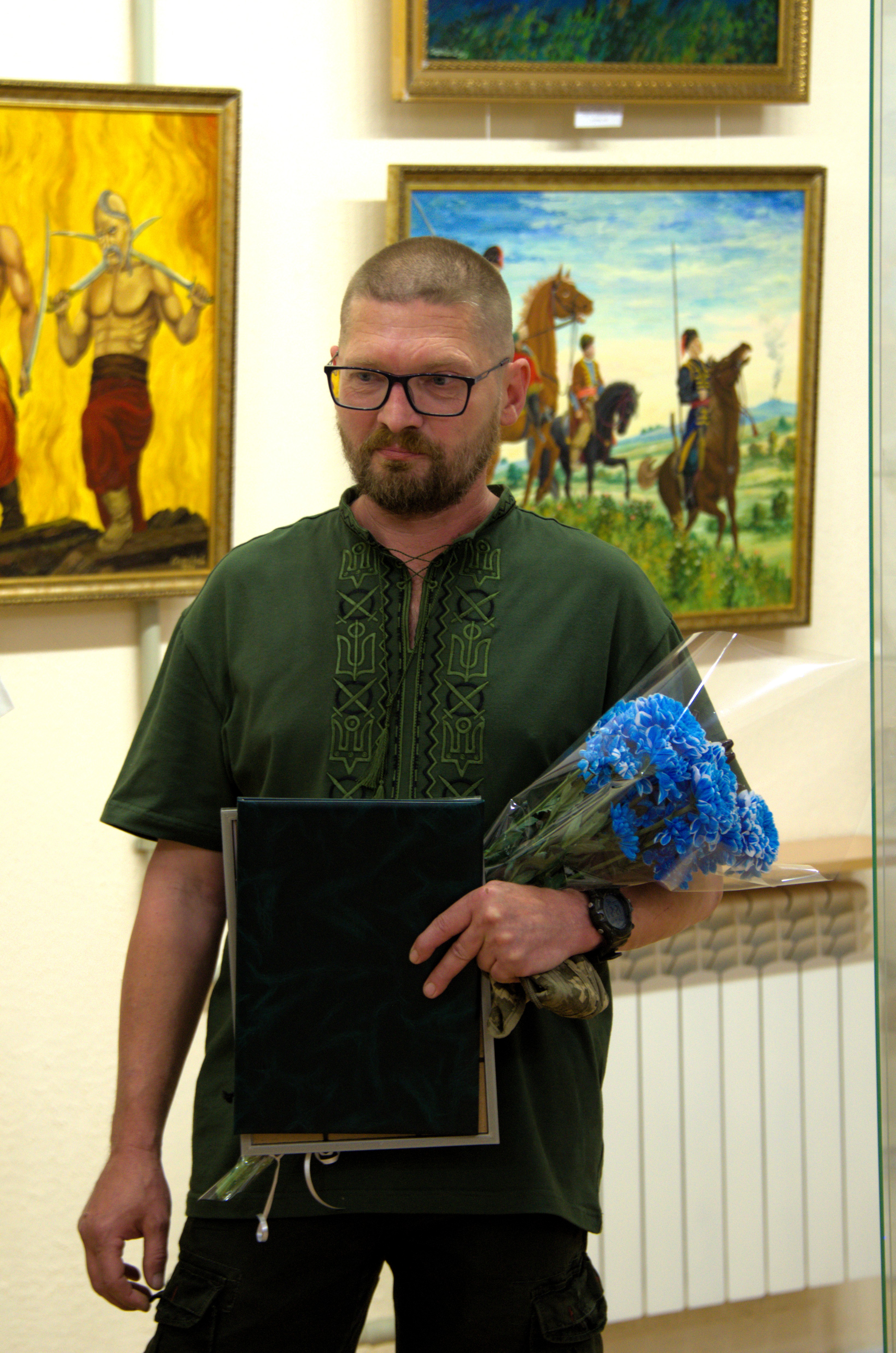 «І на оновленій землі…»: у Кропивницькому відкрилася виставка художника-військовослужбовця Дмитра Скорейка «І на оновленій землі…»: у Кропивницькому відкрилася виставка художника-військовослужбовця Дмитра Скорейка