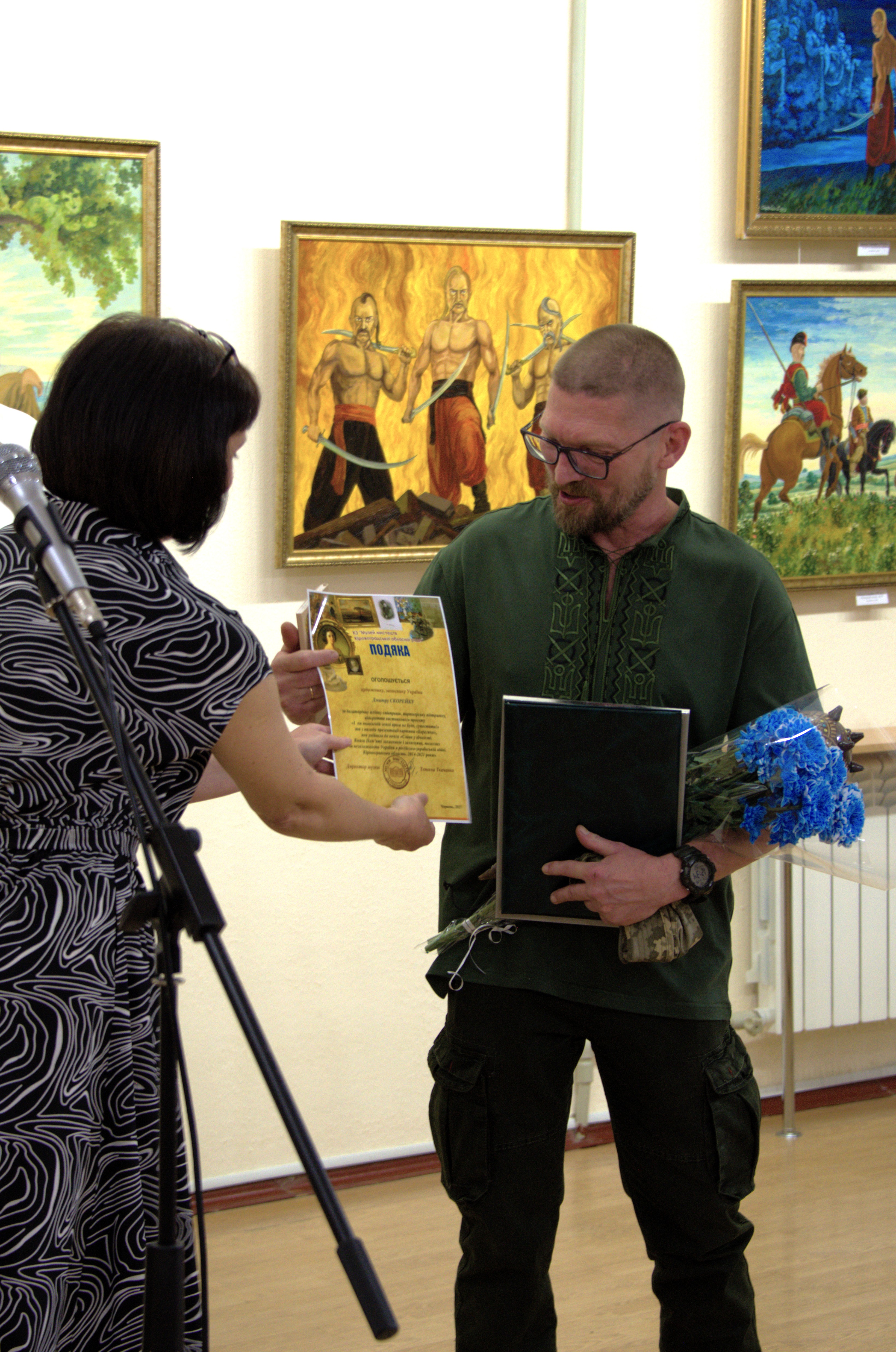 «І на оновленій землі…»: у Кропивницькому відкрилася виставка художника-військовослужбовця Дмитра Скорейка «І на оновленій землі…»: у Кропивницькому відкрилася виставка художника-військовослужбовця Дмитра Скорейка