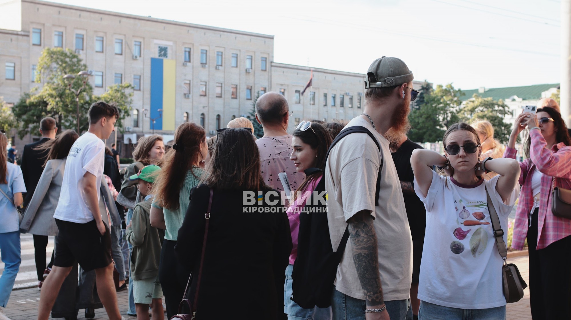 У Кропивницькому згадали Героя Небесної Сотні під час благодійної екскурсії вулицею Віктора Чміленка У Кропивницькому згадали Героя Небесної Сотні під час благодійної екскурсії вулицею Віктора Чміленка
