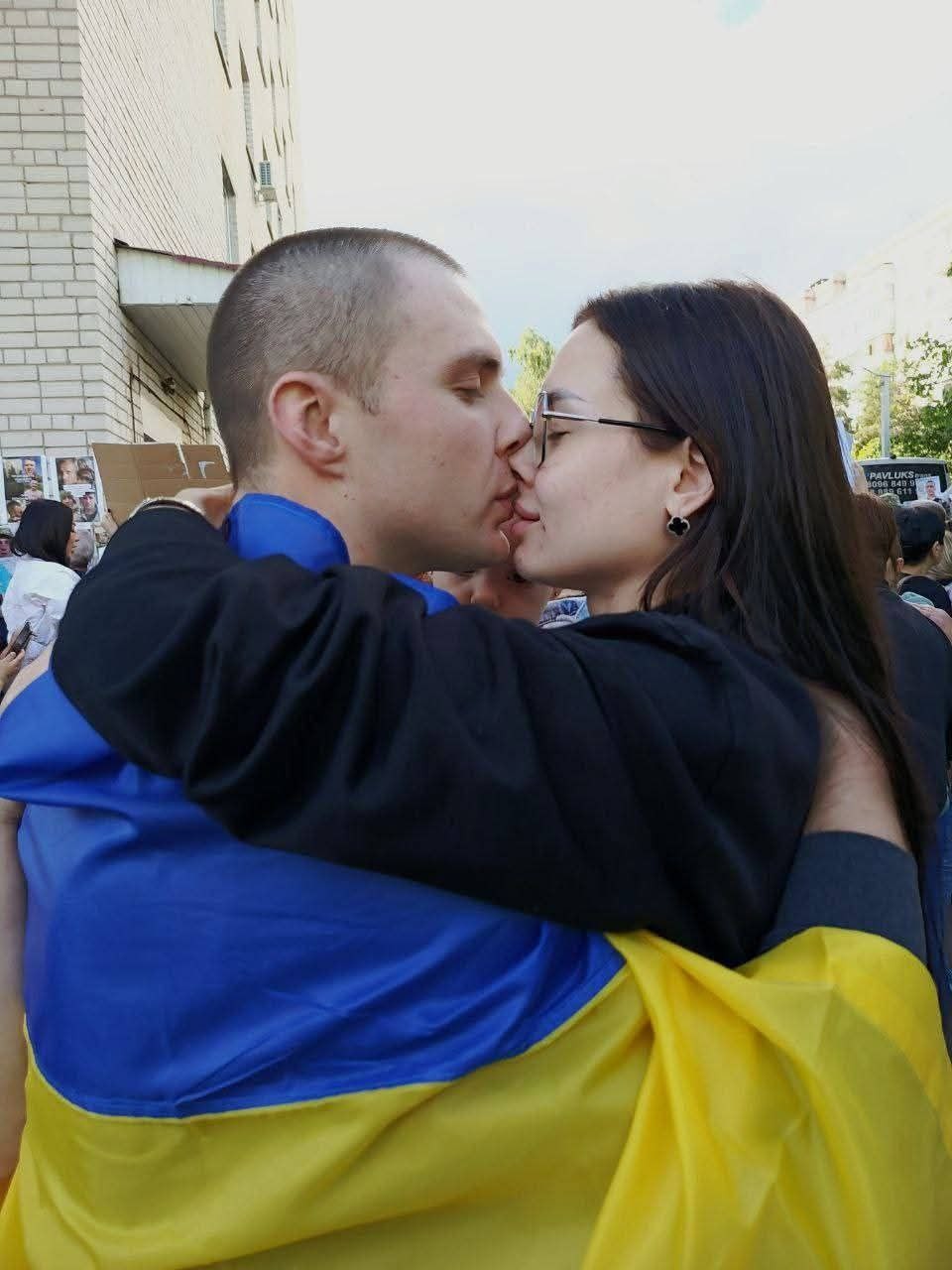 У Суботцях зустрічають Захисника: з полону повертається Денис Непотрібний У Суботцях зустрічають Захисника: з полону повертається Денис Непотрібний