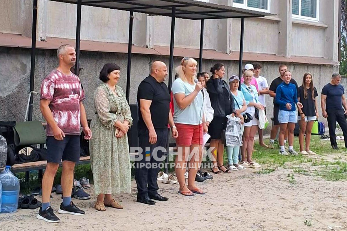 Юні волейболісти Кіровоградщини змагалися у Світловодську Юні волейболісти Кіровоградщини змагалися у Світловодську