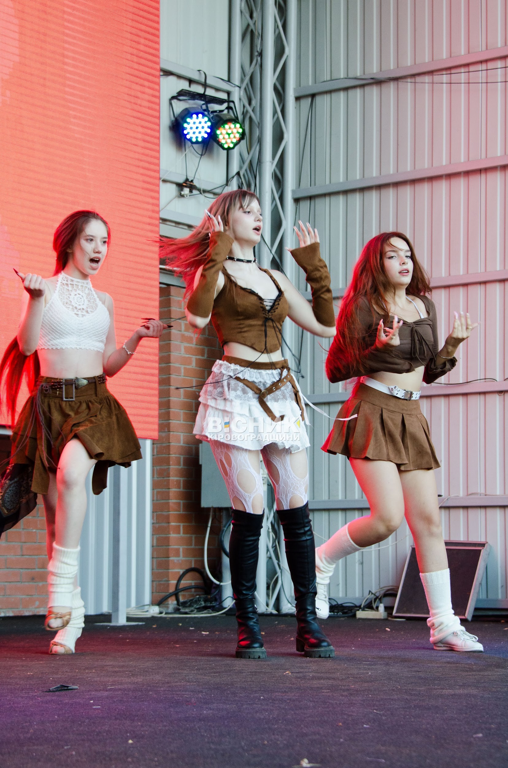 Південна Корея в Кропивницькому: як пройшов "Summer Anime & K-pop Dance Show" Південна Корея в Кропивницькому: як пройшов "Summer Anime & K-pop Dance Show"