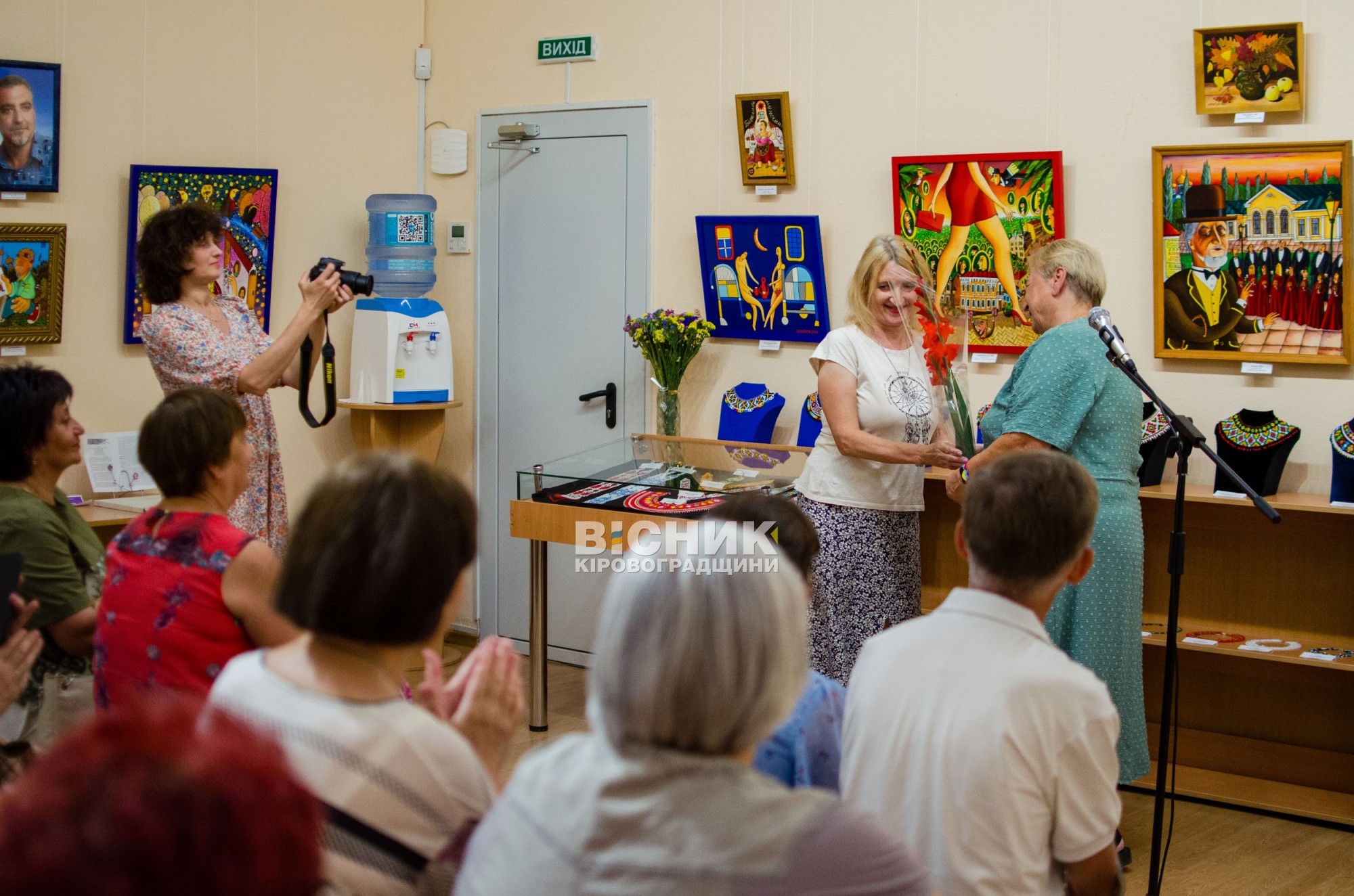 У Кропивницькому відкрилась виставка бісерних прикрас Галини Неділько У Кропивницькому відкрилась виставка бісерних прикрас Галини Неділько