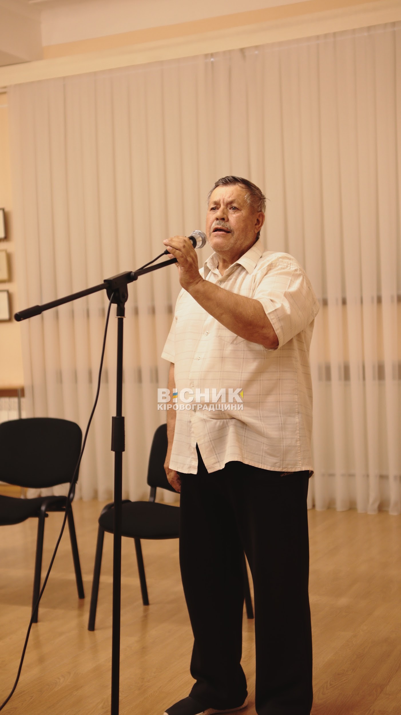 «Киньте все — гармошка грає!»: у Кропивницькому відбувся теплий концерт народної пісні та єдності «Киньте все — гармошка грає!»: у Кропивницькому відбувся теплий концерт народної пісні та єдності