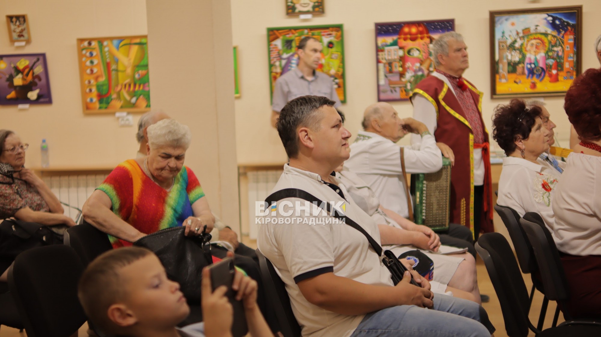 «Киньте все — гармошка грає!»: у Кропивницькому відбувся теплий концерт народної пісні та єдності «Киньте все — гармошка грає!»: у Кропивницькому відбувся теплий концерт народної пісні та єдності