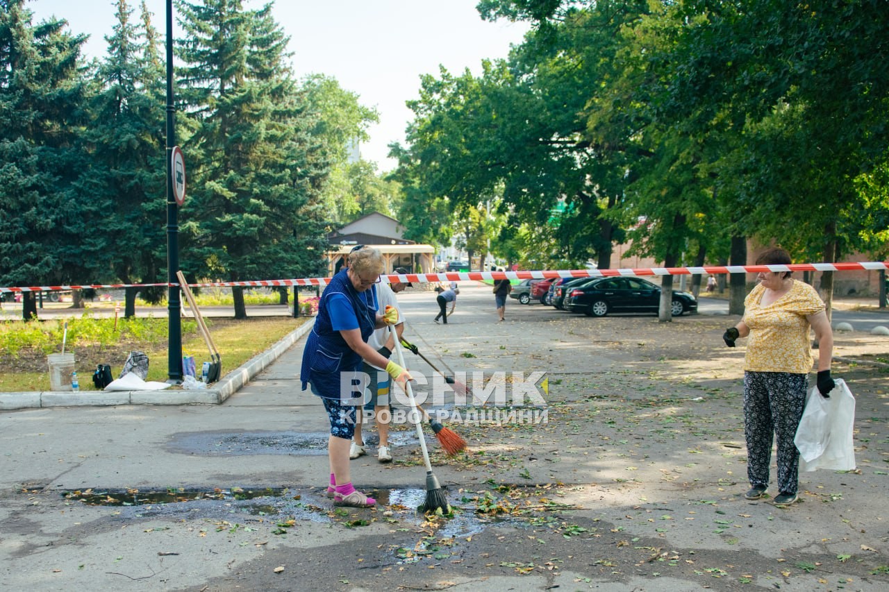 Кропивницький атакували дрони: пошкоджено філармонію, університет і парк