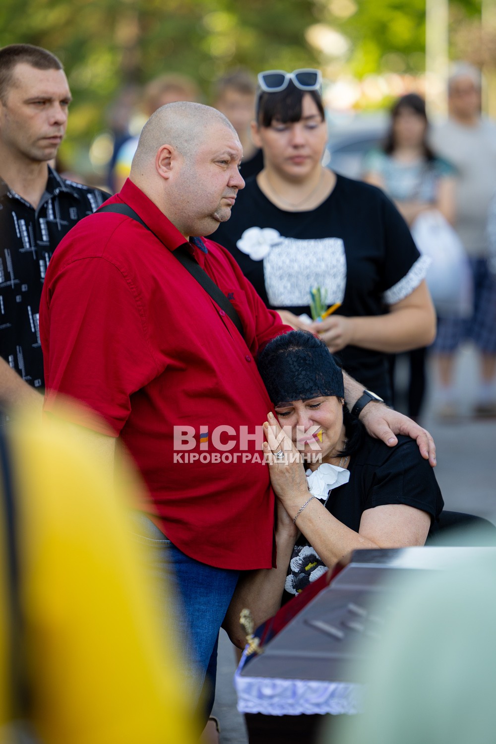 У Світловодську провели в останню земну дорогу захисника України Дениса Голіка У Світловодську провели в останню земну дорогу захисника України Дениса Голіка