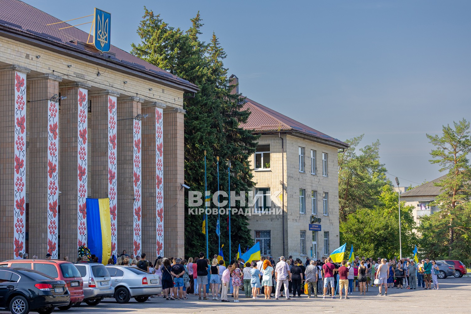 У Світловодську провели в останню земну дорогу захисника України Дениса Голіка У Світловодську провели в останню земну дорогу захисника України Дениса Голіка