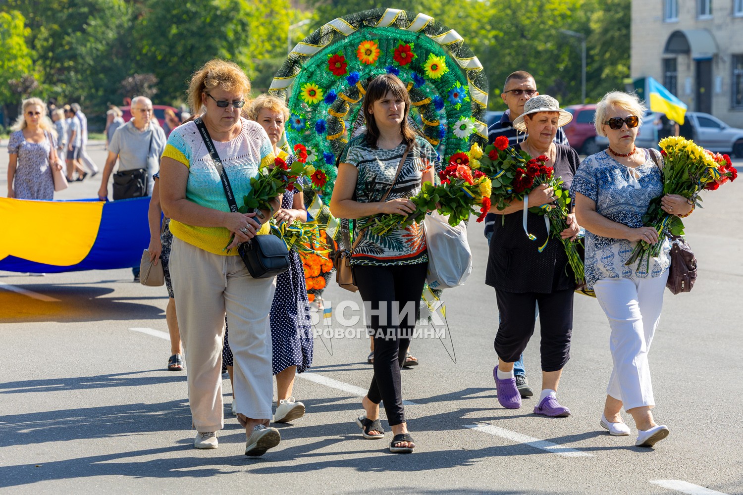 У Світловодську провели в останню земну дорогу захисника України Дениса Голіка У Світловодську провели в останню земну дорогу захисника України Дениса Голіка