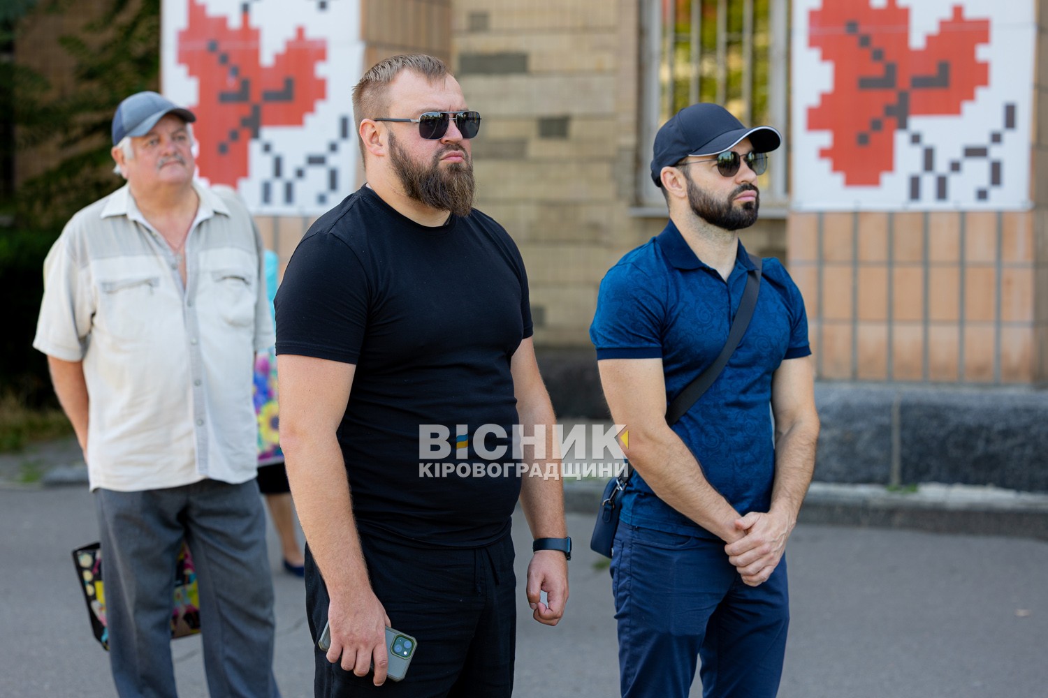 У Світловодську провели в останню земну дорогу захисника України Дениса Голіка У Світловодську провели в останню земну дорогу захисника України Дениса Голіка