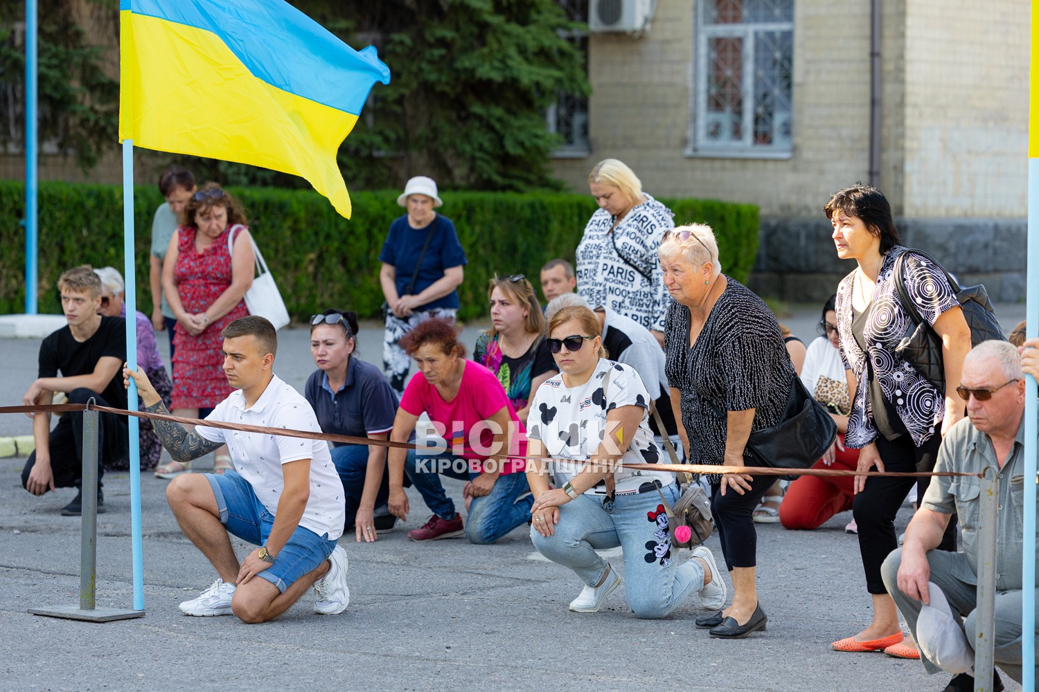 У Світловодську провели в останню земну дорогу захисника України Дениса Голіка У Світловодську провели в останню земну дорогу захисника України Дениса Голіка