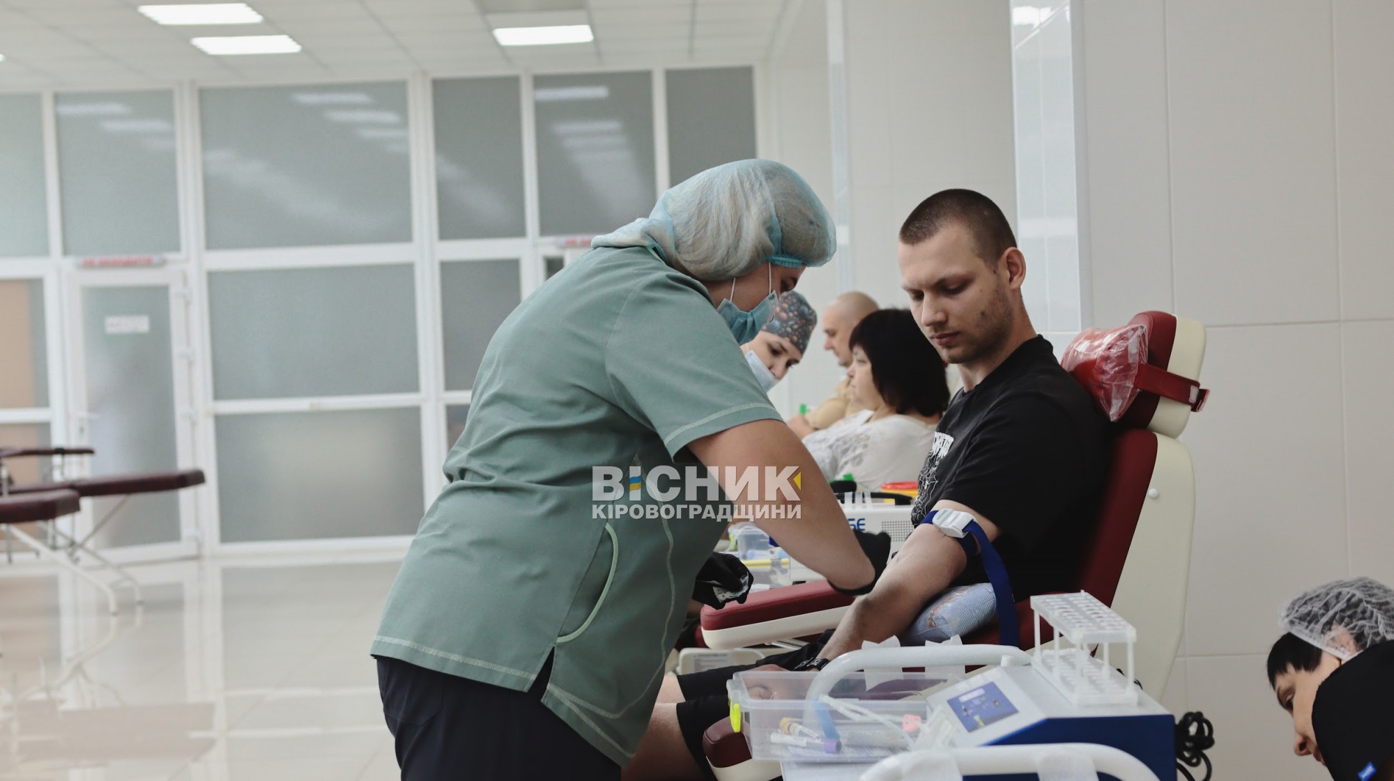 «Здай кров — врятуй життя»: у Кропивницькому пройшла благодійна акція донорства
