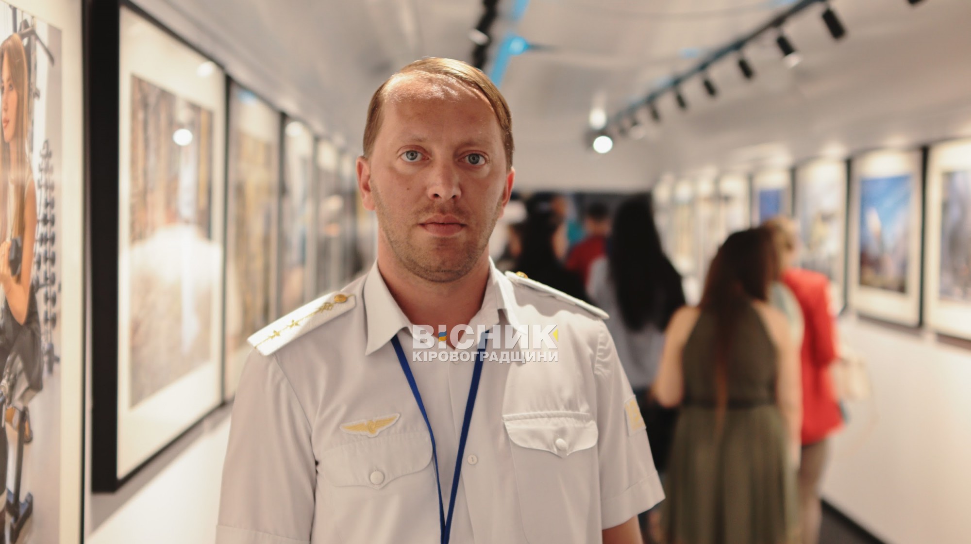 «Відвага нації»: у Кропивницькому зупинився мистецький потяг з фотовиставкою про війну «Відвага нації»: у Кропивницькому зупинився мистецький потяг з фотовиставкою про війну