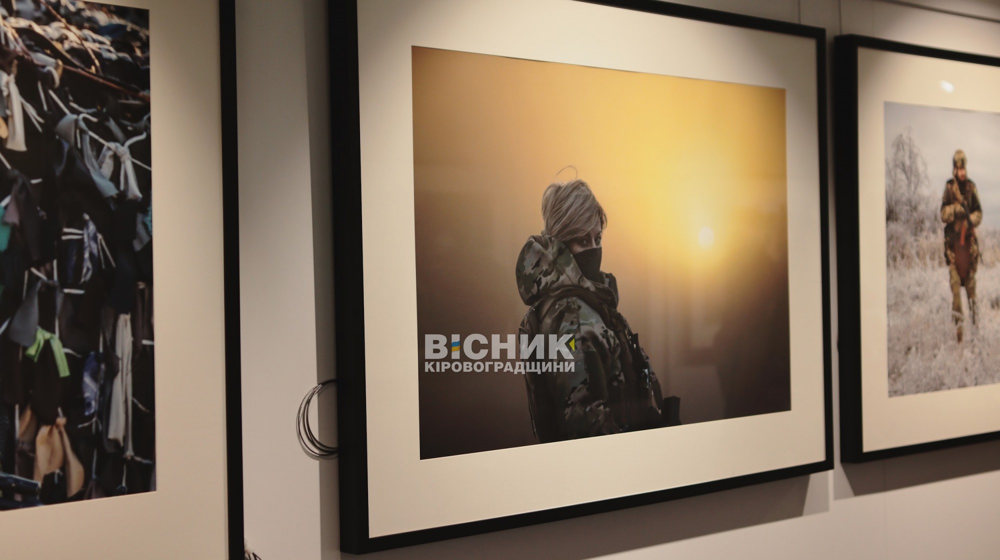 «Відвага нації»: у Кропивницькому зупинився мистецький потяг з фотовиставкою про війну «Відвага нації»: у Кропивницькому зупинився мистецький потяг з фотовиставкою про війну