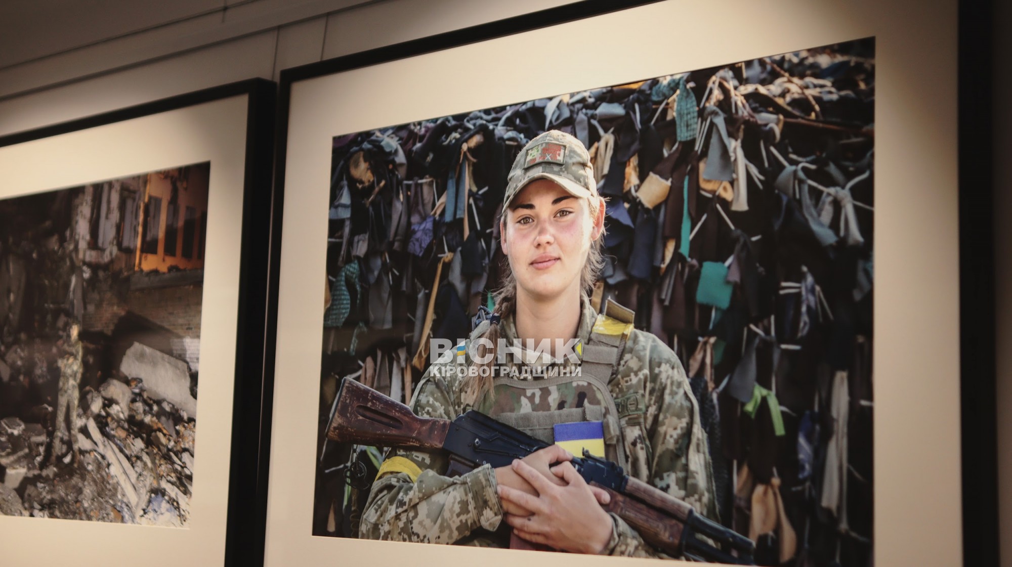 «Відвага нації»: у Кропивницькому зупинився мистецький потяг з фотовиставкою про війну «Відвага нації»: у Кропивницькому зупинився мистецький потяг з фотовиставкою про війну