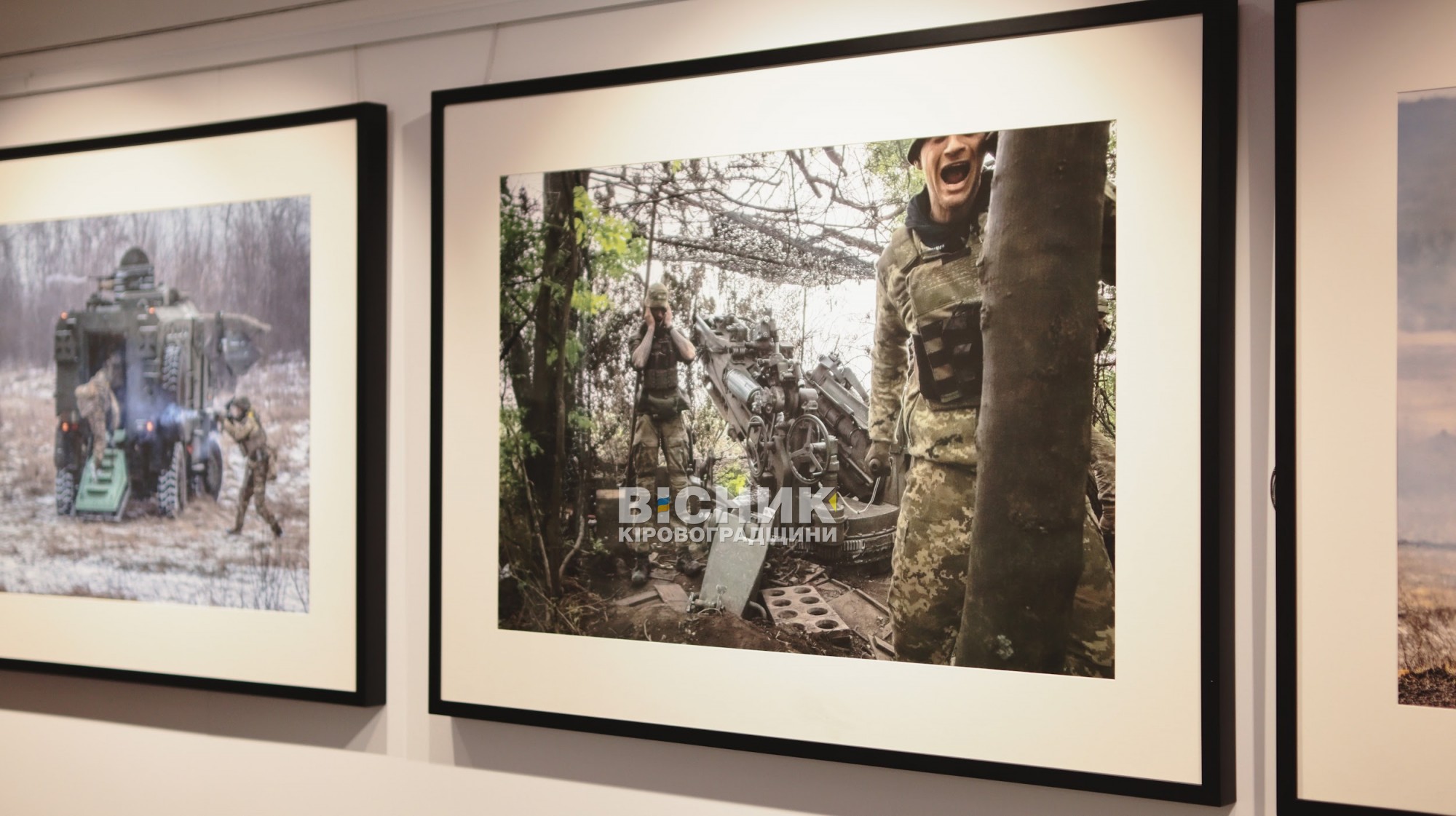 «Відвага нації»: у Кропивницькому зупинився мистецький потяг з фотовиставкою про війну «Відвага нації»: у Кропивницькому зупинився мистецький потяг з фотовиставкою про війну