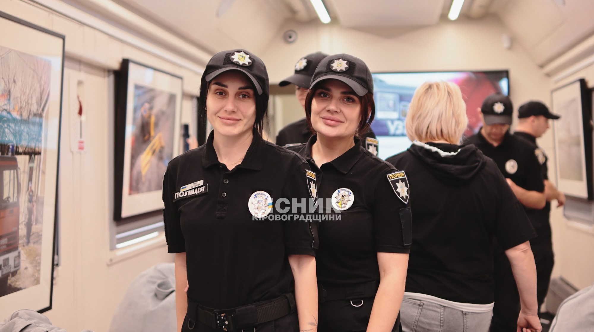 «Відвага нації»: у Кропивницькому зупинився мистецький потяг з фотовиставкою про війну «Відвага нації»: у Кропивницькому зупинився мистецький потяг з фотовиставкою про війну