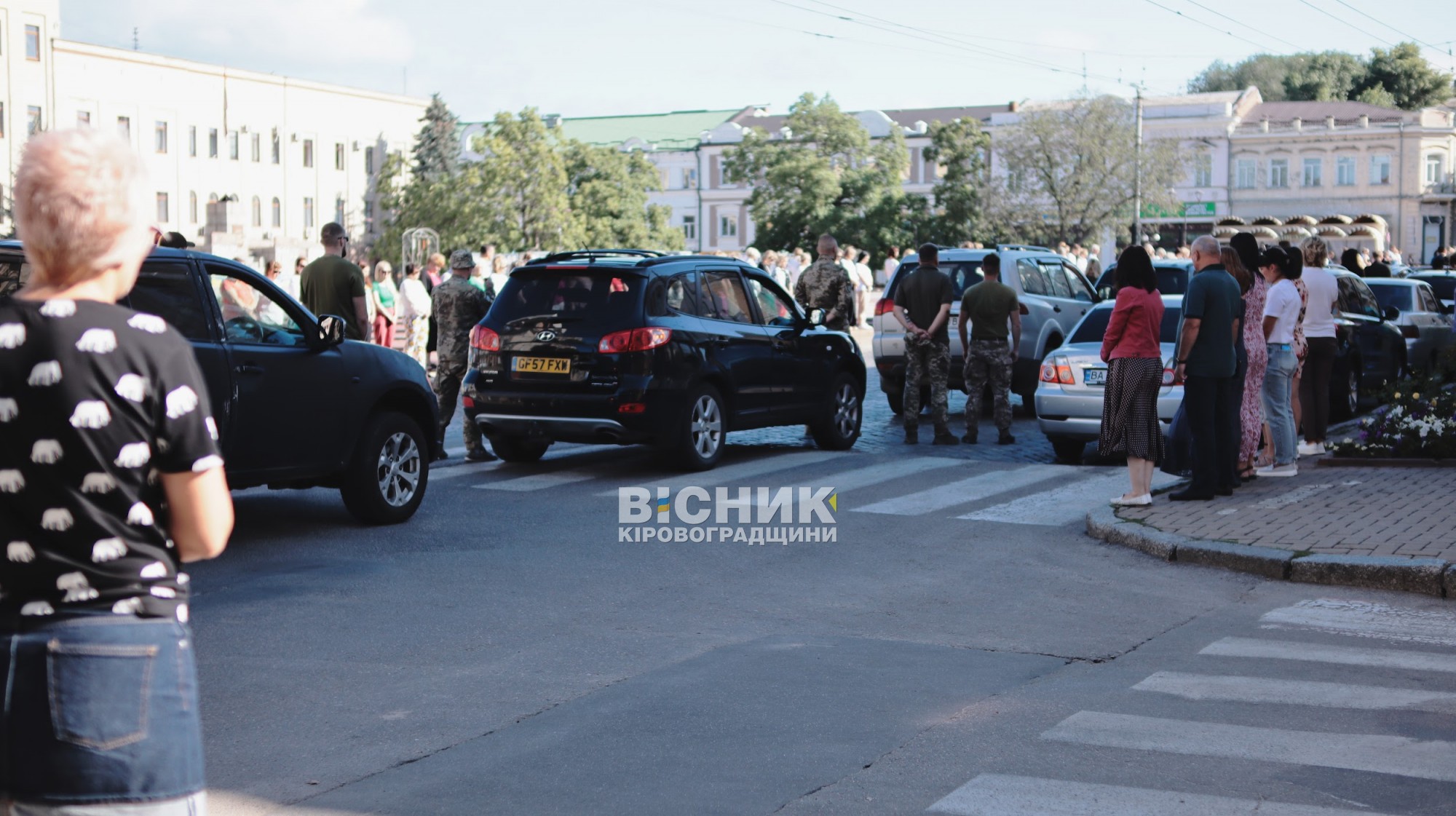 Кропивницький попрощався з полеглими захисниками Олександром Горкушею та Юрієм Сімонешком Кропивницький попрощався з полеглими захисниками Олександром Горкушею та Юрієм Сімонешком