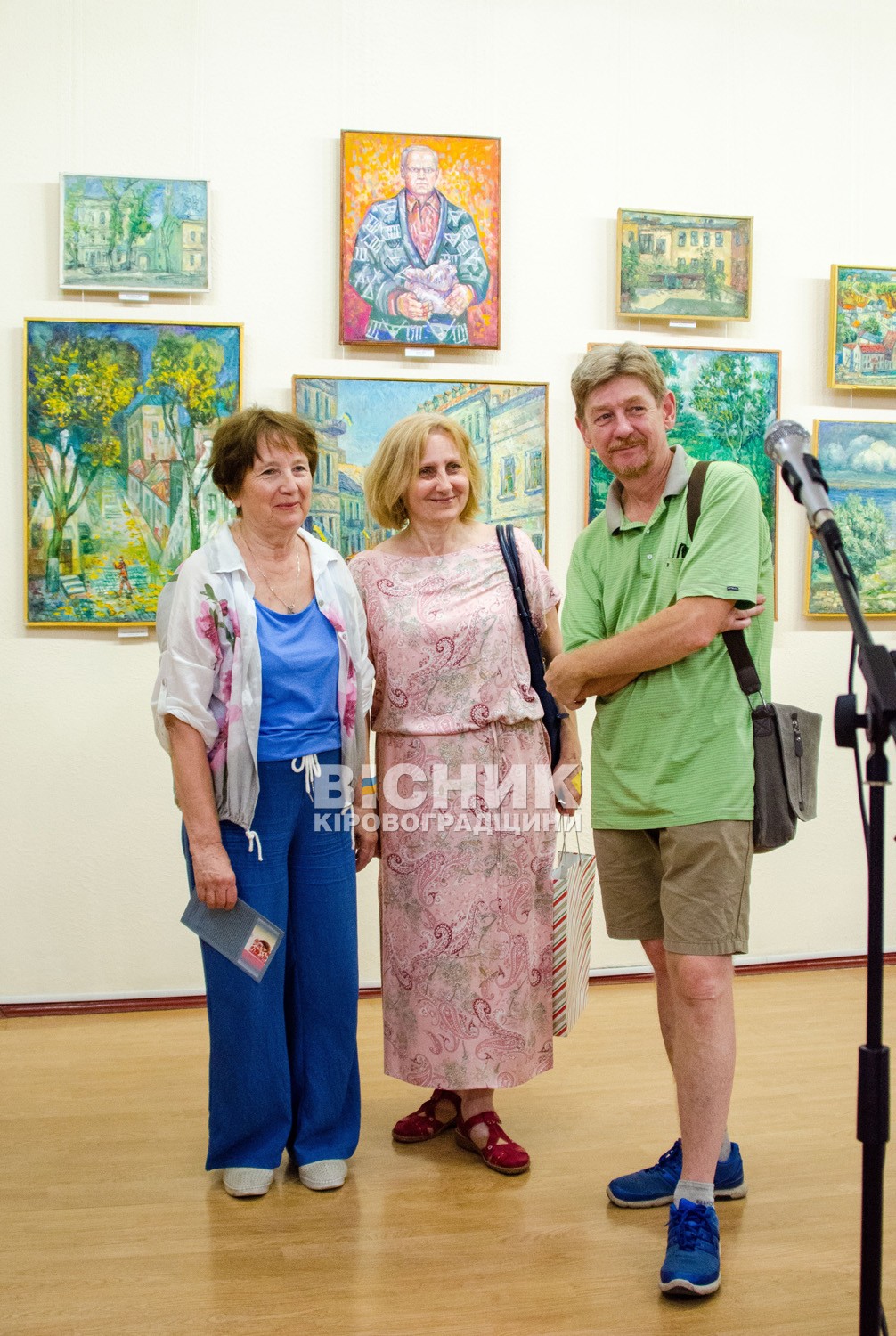 "Є місто, яке я бачу уві сні": у Кропивницькому відкрилася виставка Геннадія Горбунова "Є місто, яке я бачу уві сні": у Кропивницькому відкрилася виставка Геннадія Горбунова