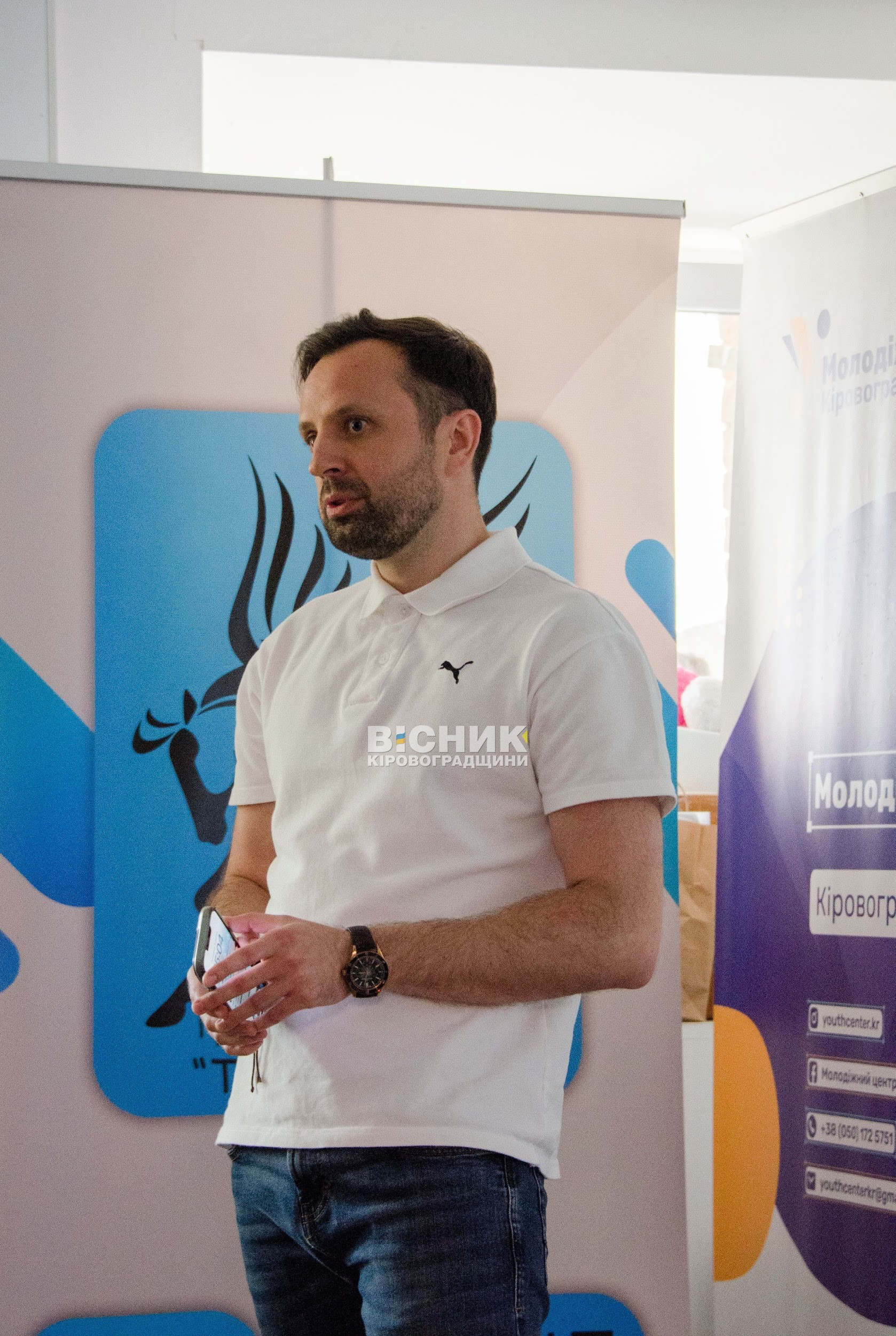 Чорний жах : у Кропивницькому вшанували жертв геноциду ромів Чорний жах : у Кропивницькому вшанували жертв геноциду ромів