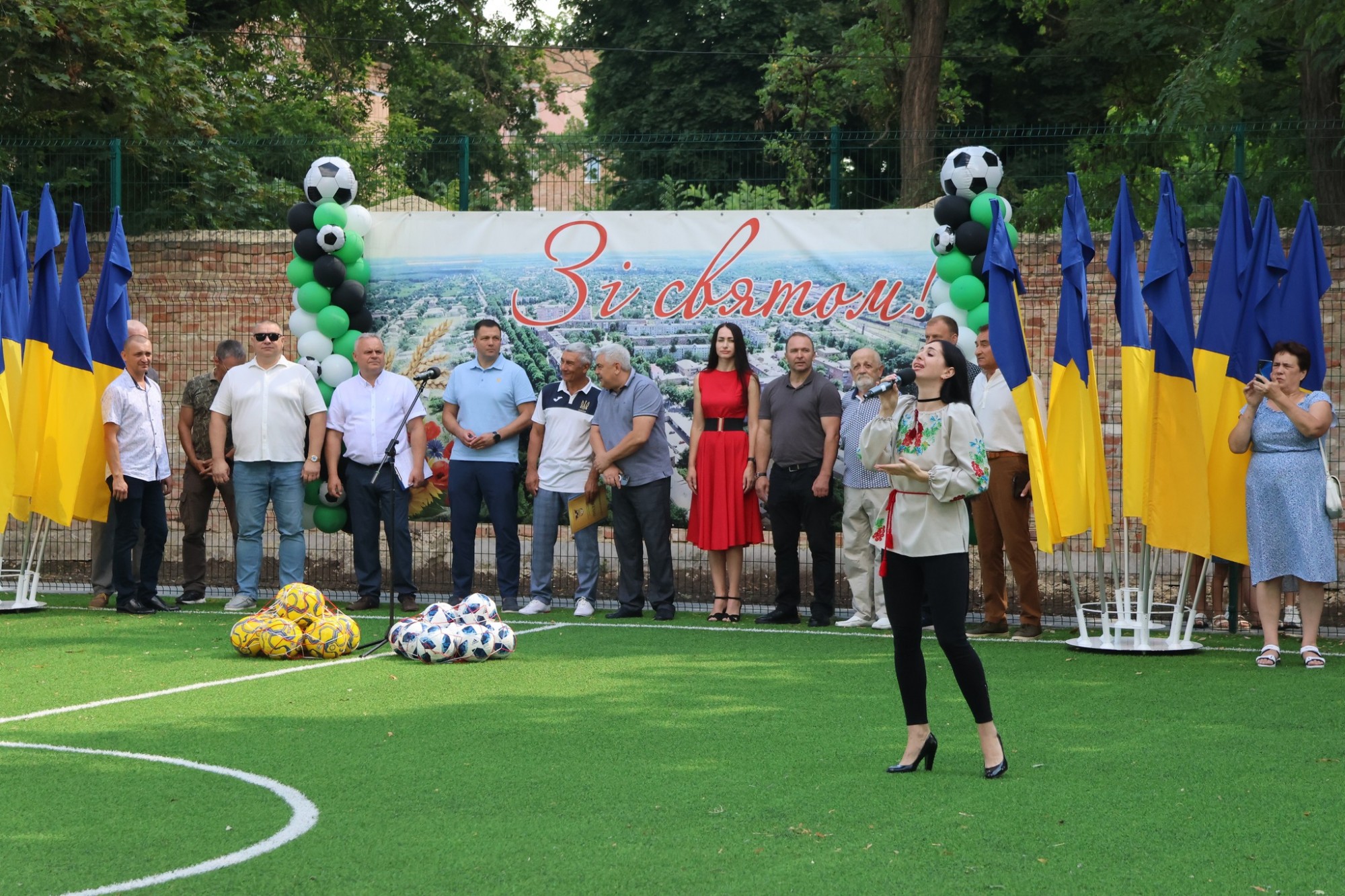 У Знам’янці відкрили сучасний футбольний майданчик до річниці міста