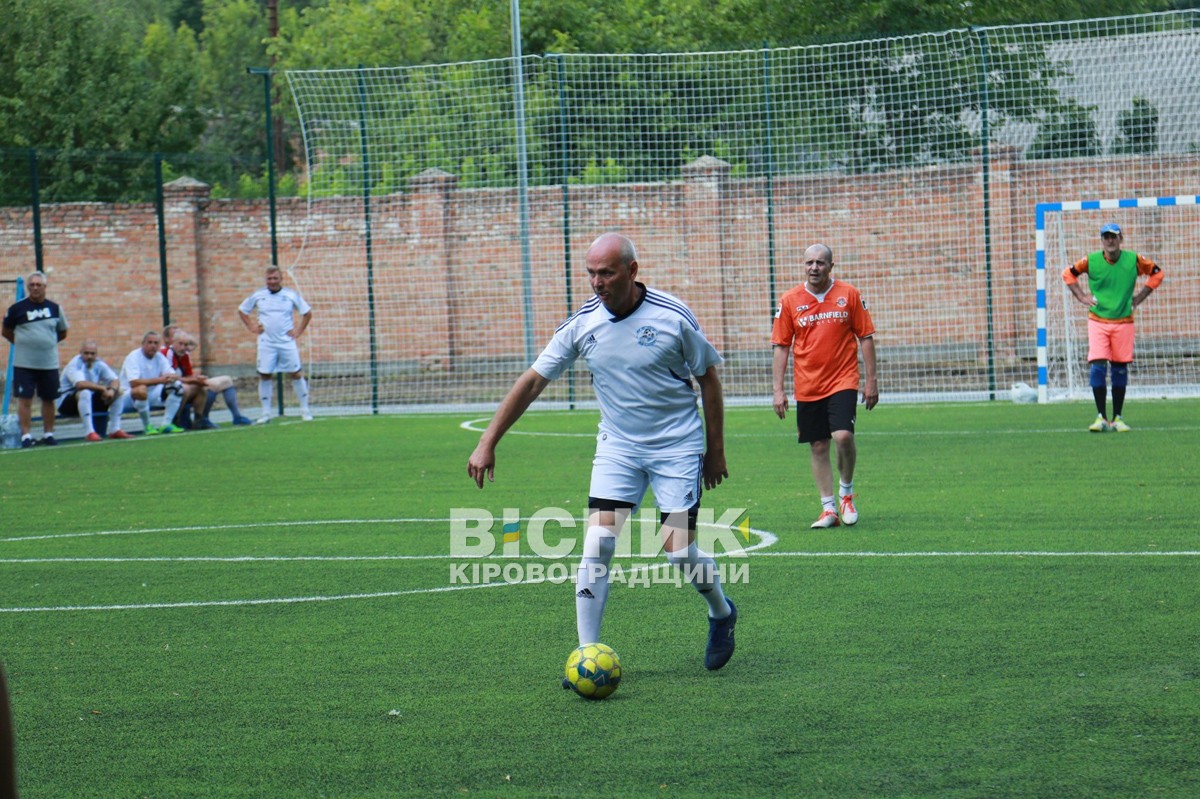 Ветерани "Металурга" привезли два кубки до Світловодська