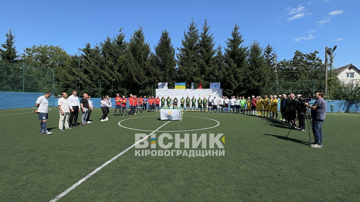 Ветерани "Металурга" привезли два кубки до Світловодська