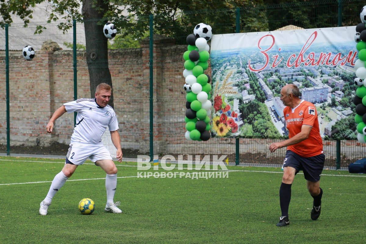 Ветерани "Металурга" привезли два кубки до Світловодська