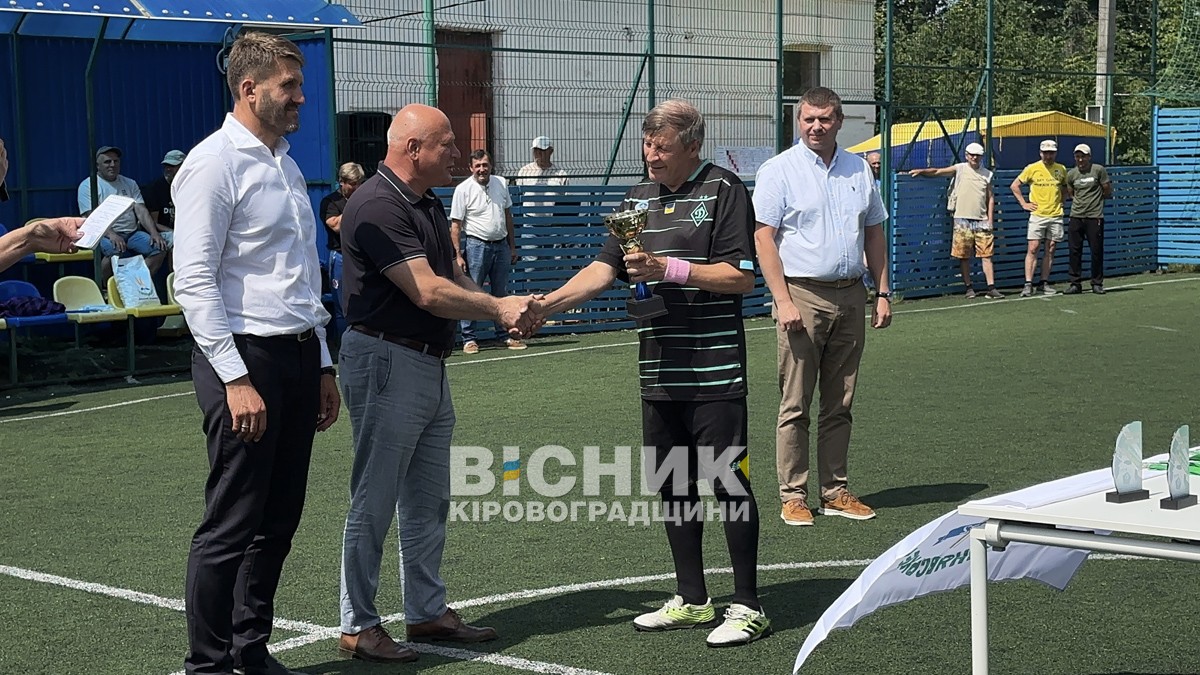 Ветерани "Металурга" привезли два кубки до Світловодська
