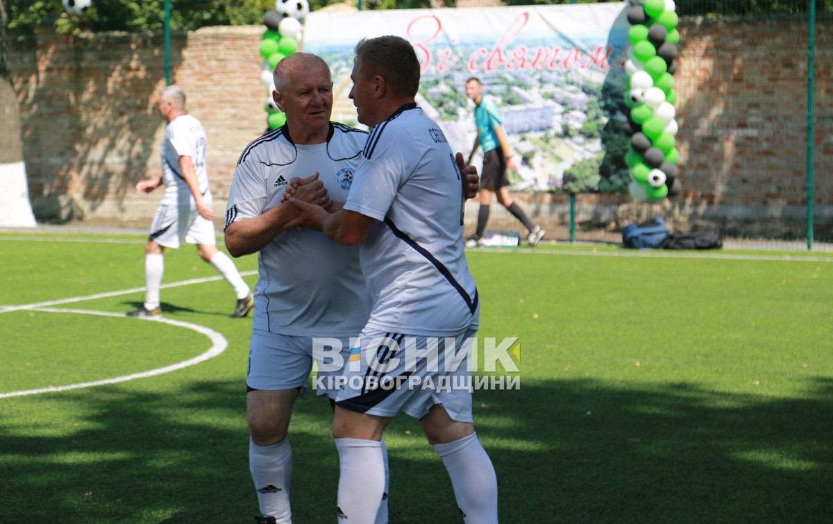 Ветерани "Металурга" привезли два кубки до Світловодська