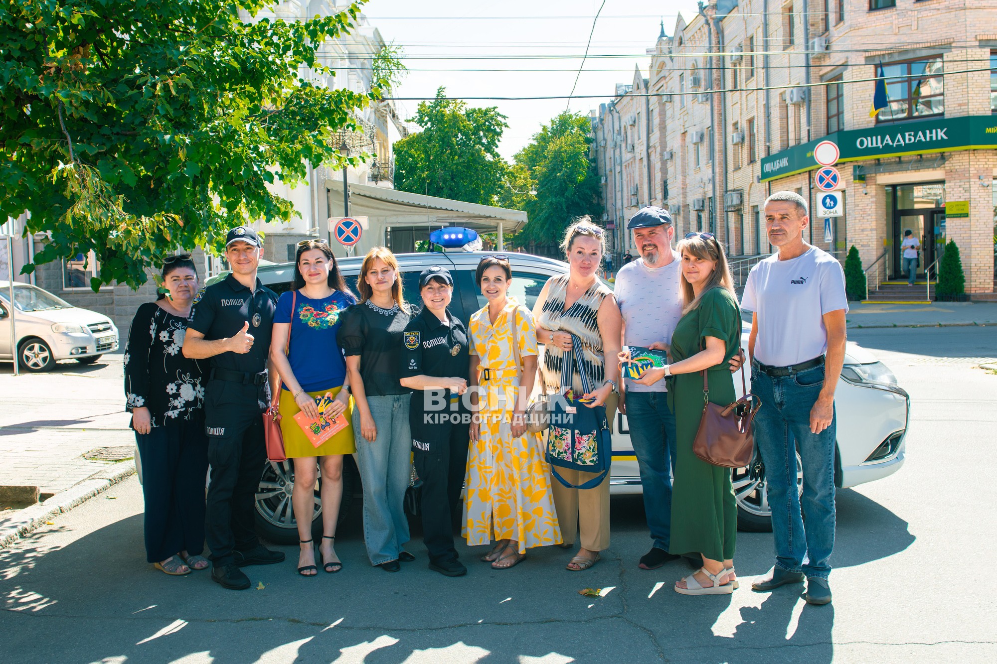 «Моя Незалежність – моя Україна»: святкова акція біля бібліотеки Маланюка «Моя Незалежність – моя Україна»: святкова акція біля бібліотеки Маланюка