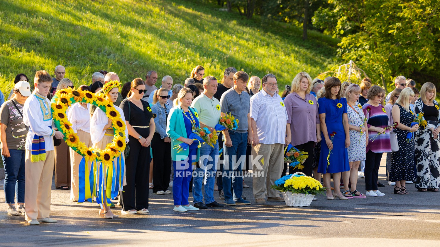 Мітинг до Дня пам'яті загиблих захисників України відбувся у Світловодську Мітинг до Дня пам'яті загиблих захисників України відбувся у Світловодську