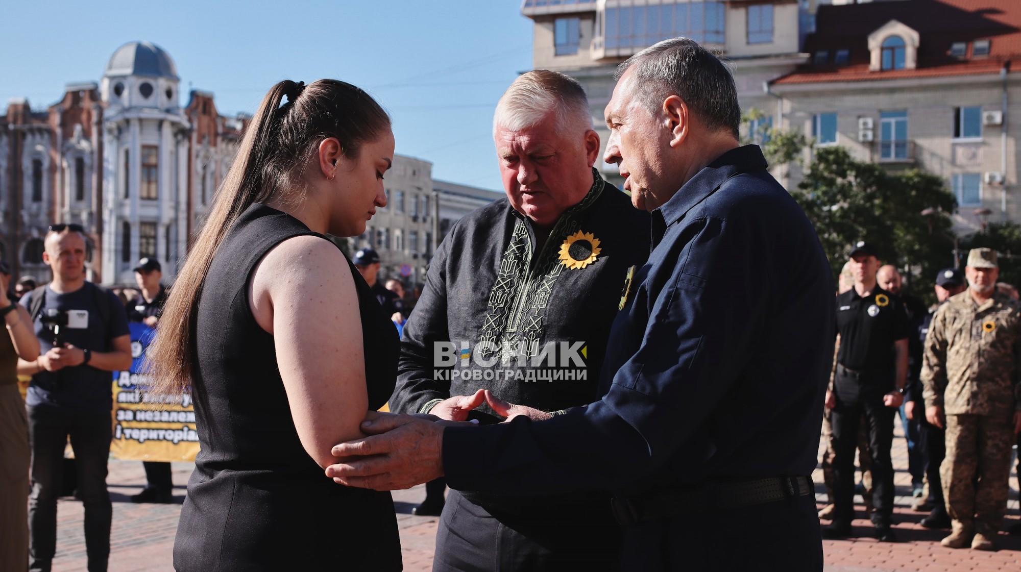 У Кропивницькому вшанували пам’ять полеглих захисників України У Кропивницькому вшанували пам’ять полеглих захисників України