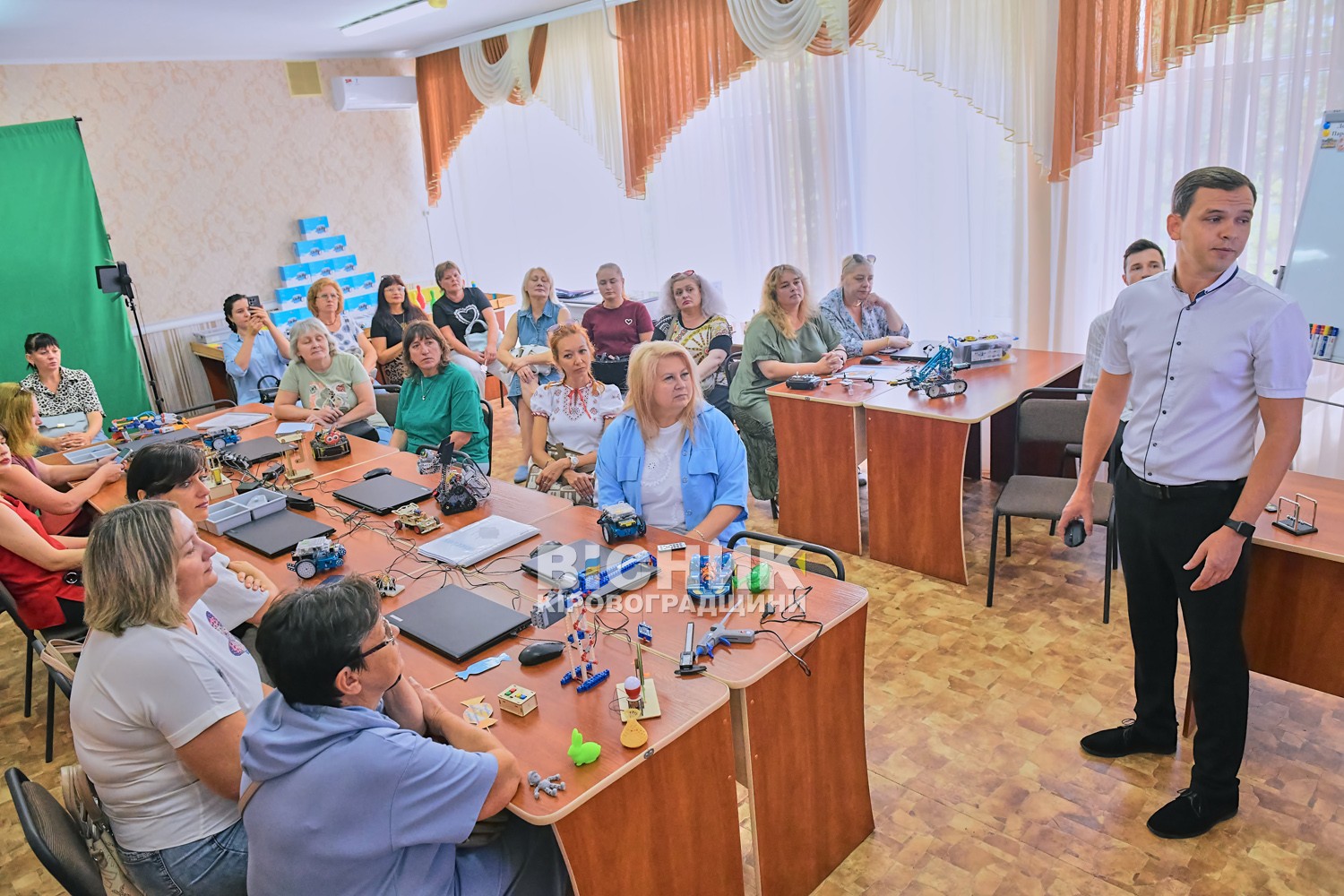 Ліцей «Науковий» представив інноваційні можливості в межах марафону «Прозора школа» Ліцей «Науковий» представив інноваційні можливості в межах марафону «Прозора школа»