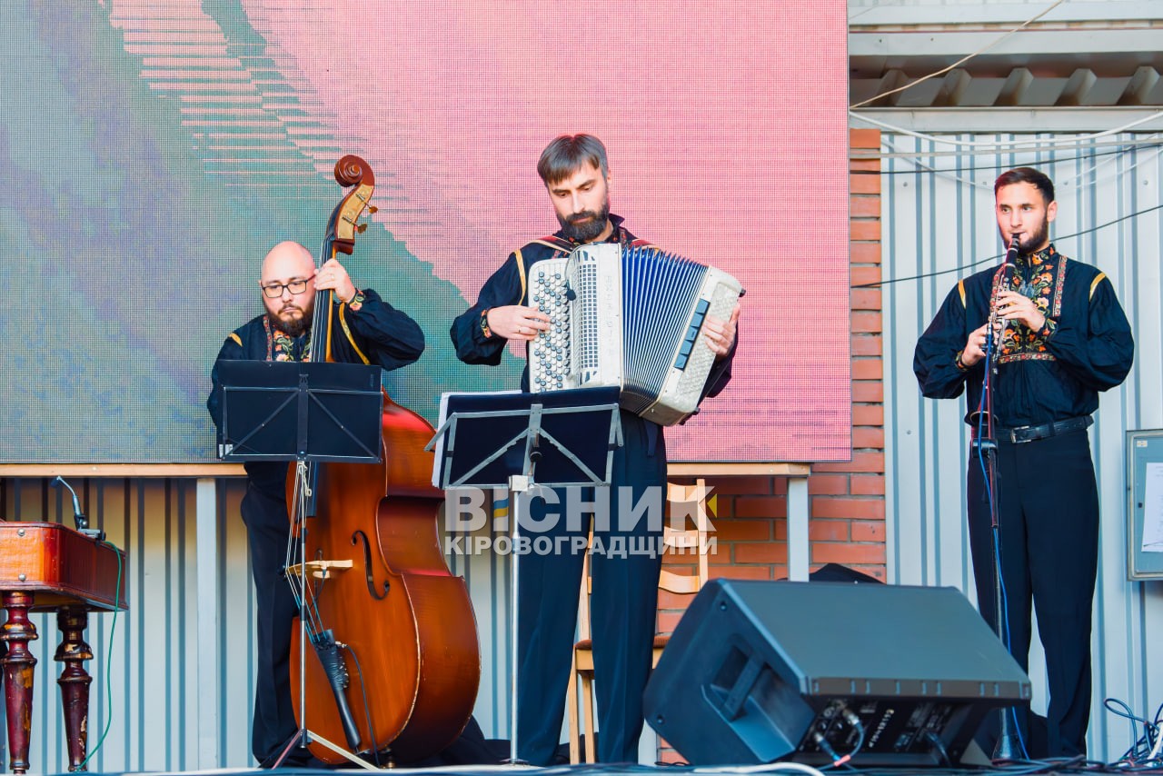 «Сила мистецтва – Сила сталі!»: у Кропивницькому мистецтво об’єднало громаду задля перемоги