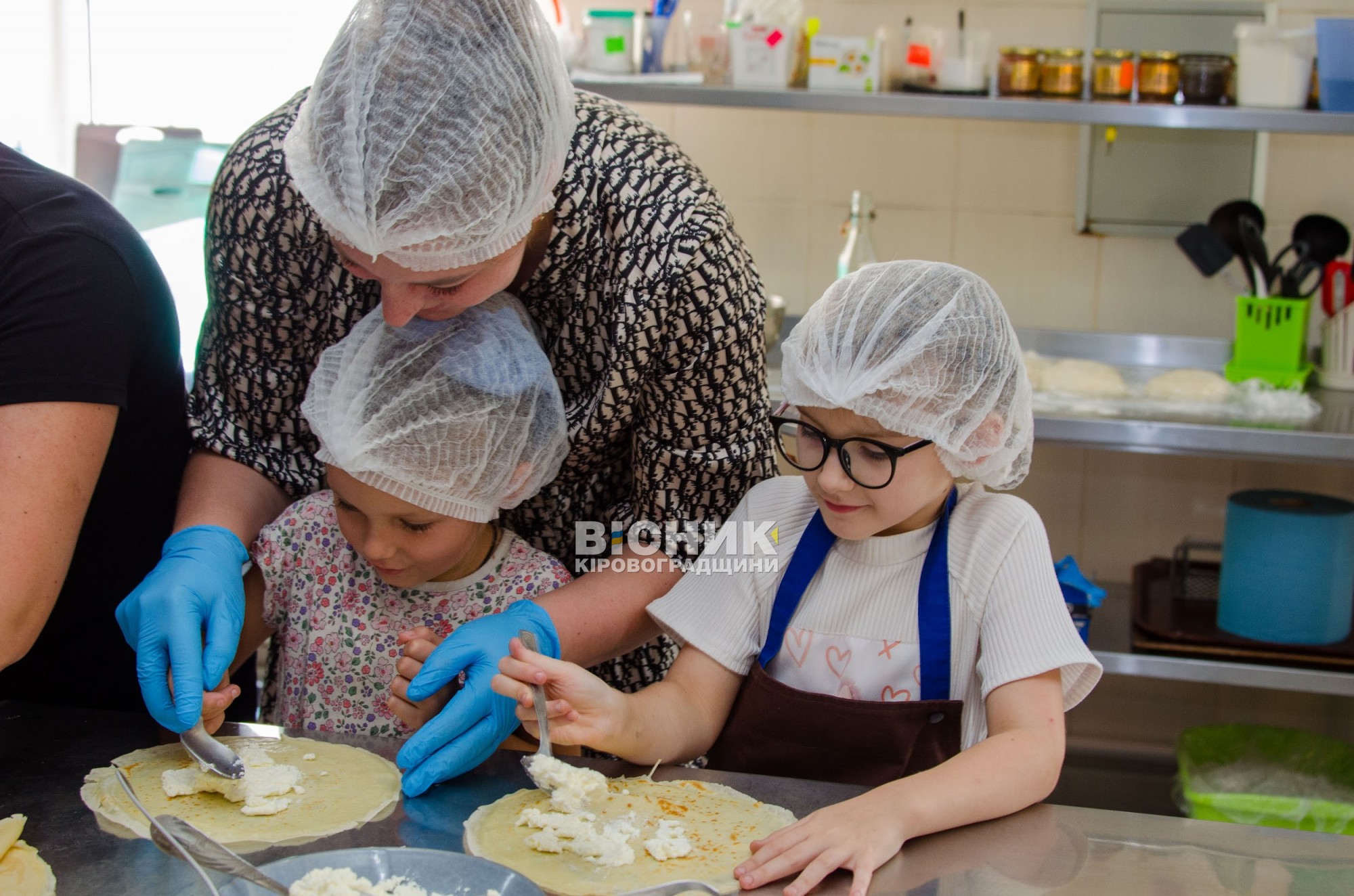 Кулінарний день для дітей Героїв: вареники та млинці як символ єдності Кулінарний день для дітей Героїв: вареники та млинці як символ єдності