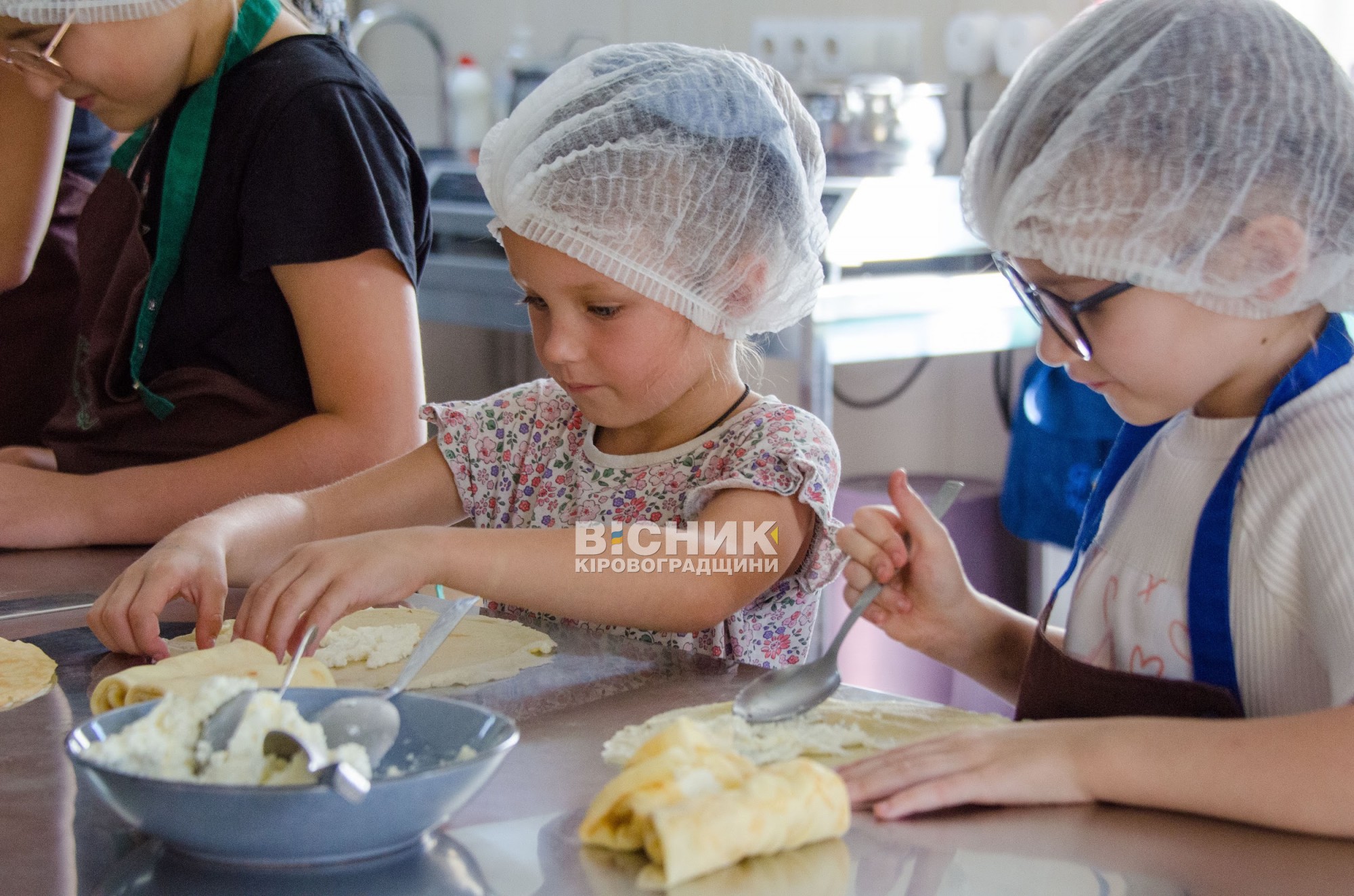 Кулінарний день для дітей Героїв: вареники та млинці як символ єдності Кулінарний день для дітей Героїв: вареники та млинці як символ єдності