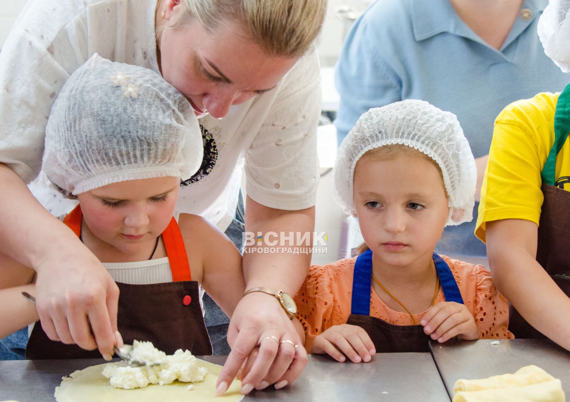 Кулінарний день для дітей Героїв: вареники та млинці як символ єдності Кулінарний день для дітей Героїв: вареники та млинці як символ єдності