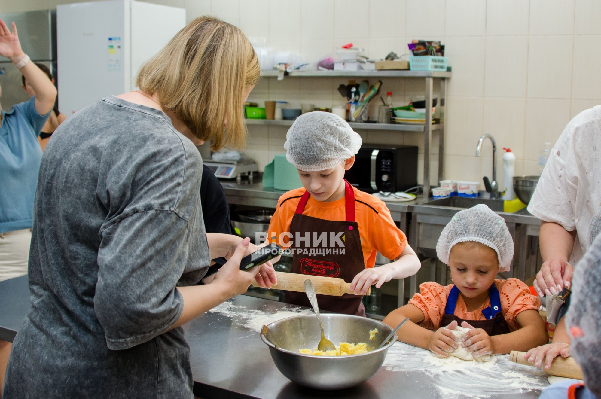 Кулінарний день для дітей Героїв: вареники та млинці як символ єдності Кулінарний день для дітей Героїв: вареники та млинці як символ єдності