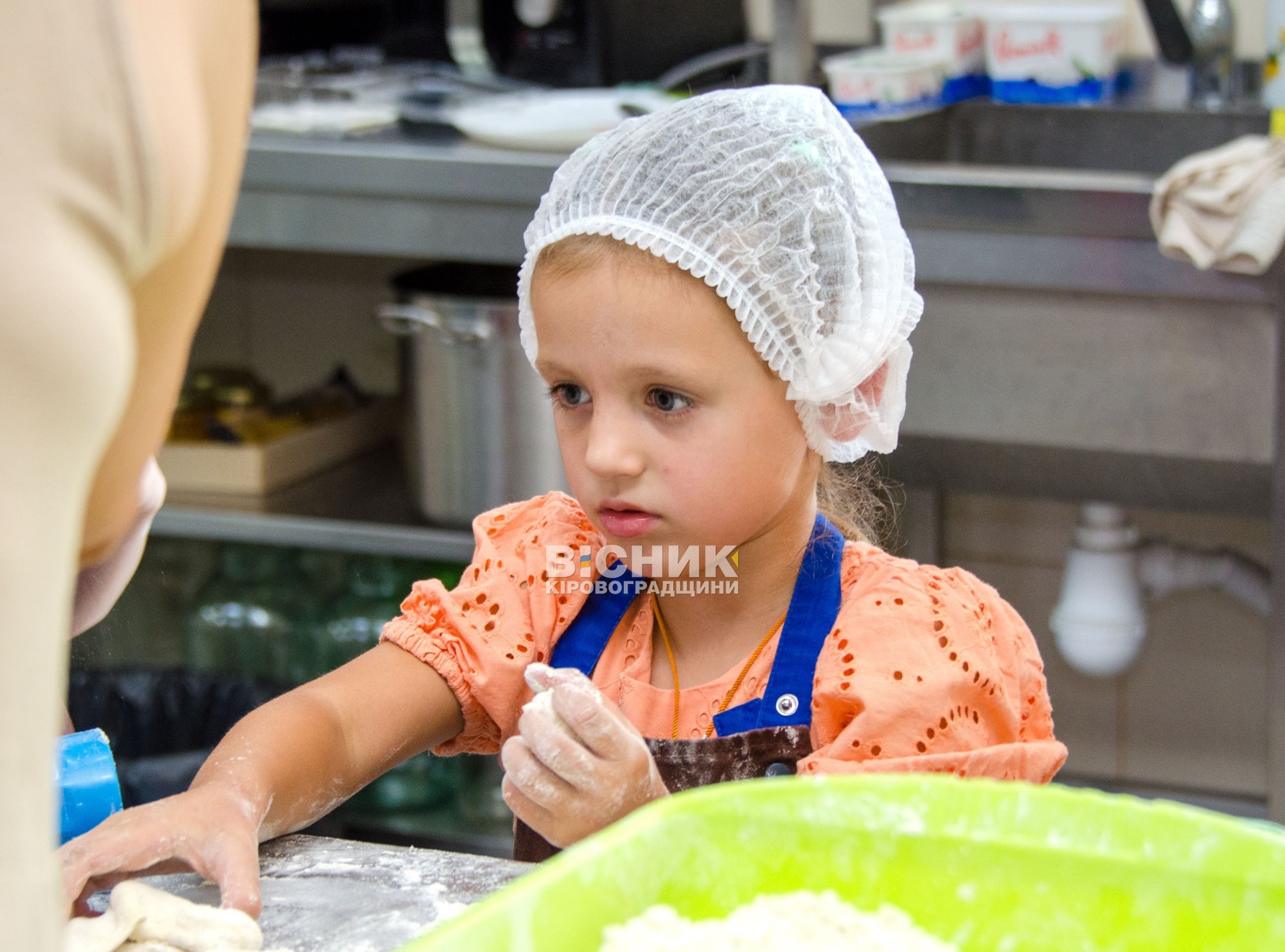 Кулінарний день для дітей Героїв: вареники та млинці як символ єдності Кулінарний день для дітей Героїв: вареники та млинці як символ єдності