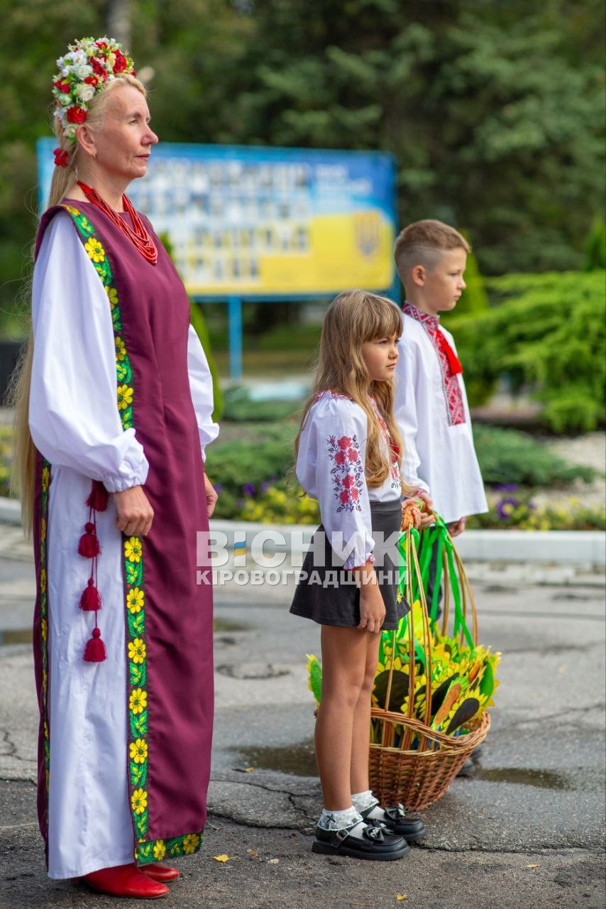 У День Незалежності Алея слави у Світловодську доповнилася портретами героїв У День Незалежності Алея слави у Світловодську доповнилася портретами героїв