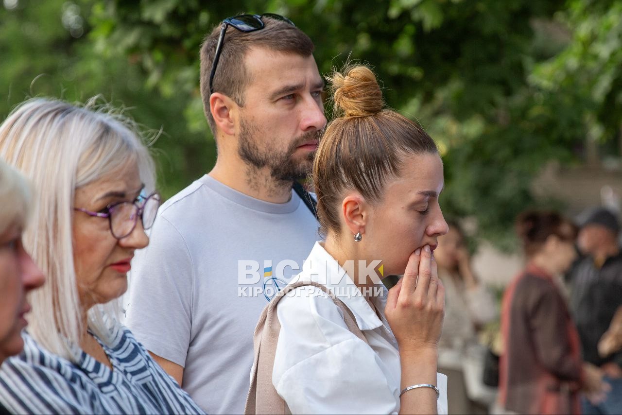 У День Незалежності Алея слави у Світловодську доповнилася портретами героїв У День Незалежності Алея слави у Світловодську доповнилася портретами героїв