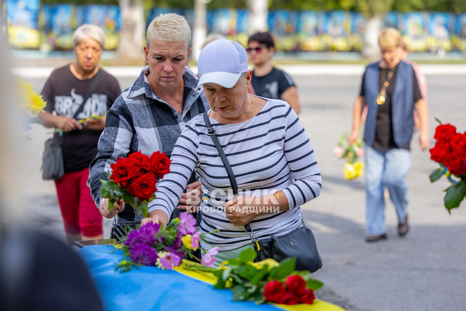 Світловодськ віддав останню шану полеглому захиснику України Андрію Макею Світловодськ віддав останню шану полеглому захиснику України Андрію Макею