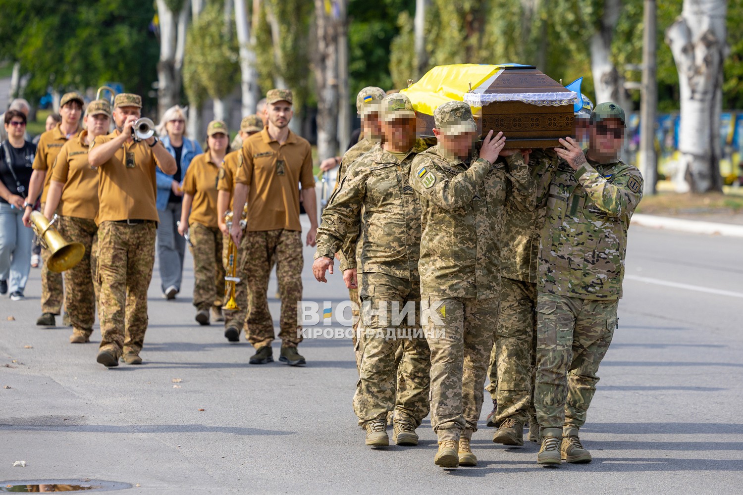 Світловодськ віддав останню шану полеглому захиснику України Андрію Макею Світловодськ віддав останню шану полеглому захиснику України Андрію Макею