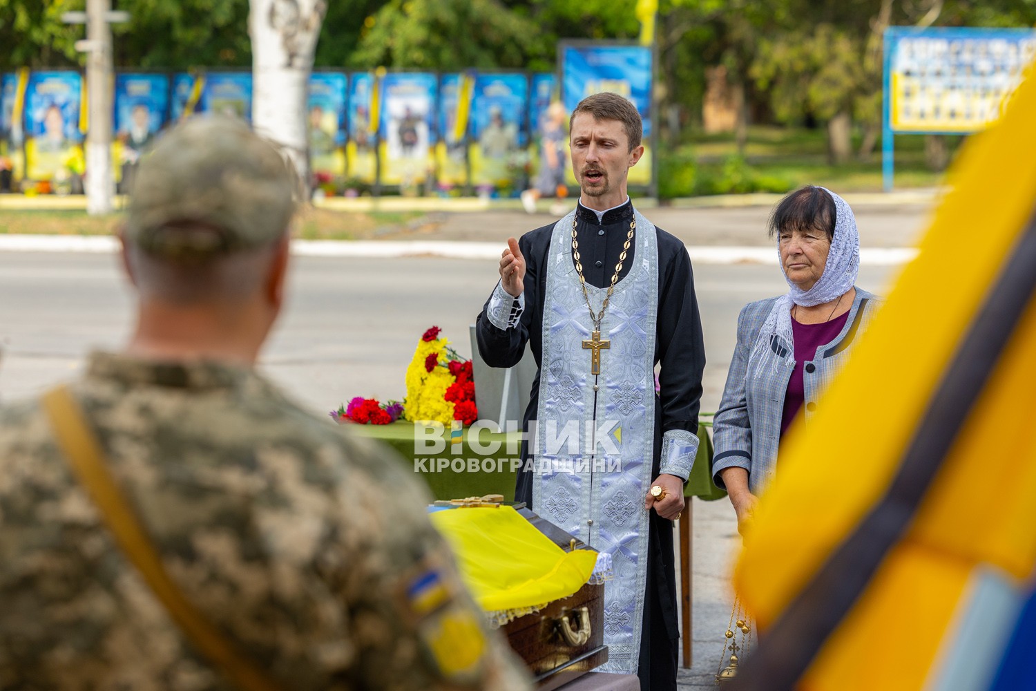 Світловодськ віддав останню шану полеглому захиснику України Андрію Макею Світловодськ віддав останню шану полеглому захиснику України Андрію Макею