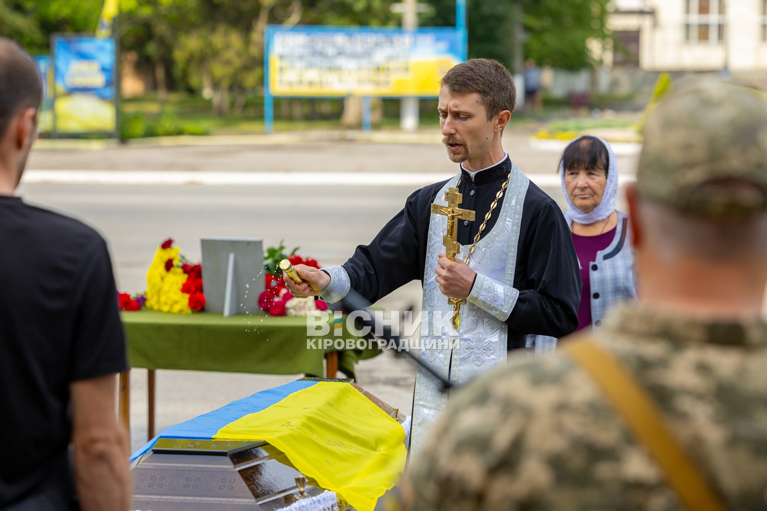 Світловодськ віддав останню шану полеглому захиснику України Андрію Макею Світловодськ віддав останню шану полеглому захиснику України Андрію Макею